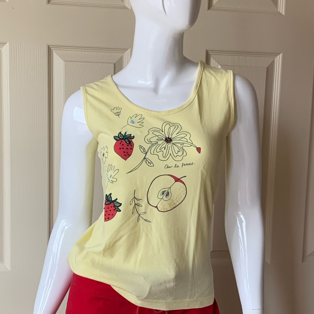 Cen - Women’s sleeveless T-shirt (Size S - M on tag)